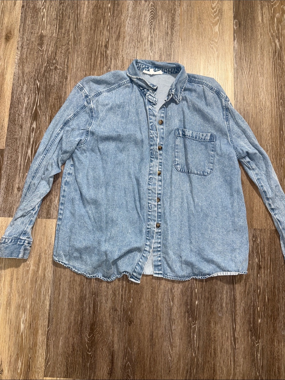 Jane + Delancey Light Wash Denim Button-Up Shirt XL